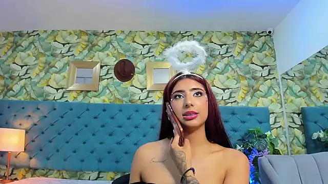 Chat +18 de AnngelicMiller ao vivo