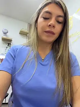 Chatroom XXX en direct de alicee16