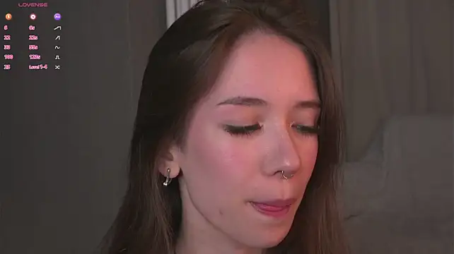 XXX chat uživo modela tinyanie