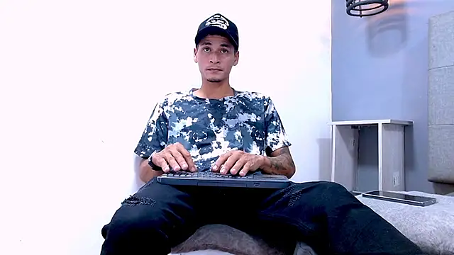 Jainer_Bronw_01 Show Webcam