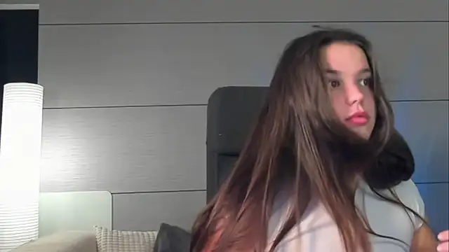 Laraaa_Loom – Naživo XXX chat