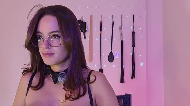 XXX chat uživo modela nina_kink