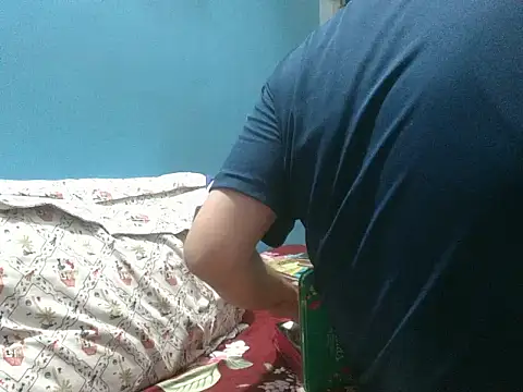Precumboner Adlı Modelin Canlı XXX Sohbeti