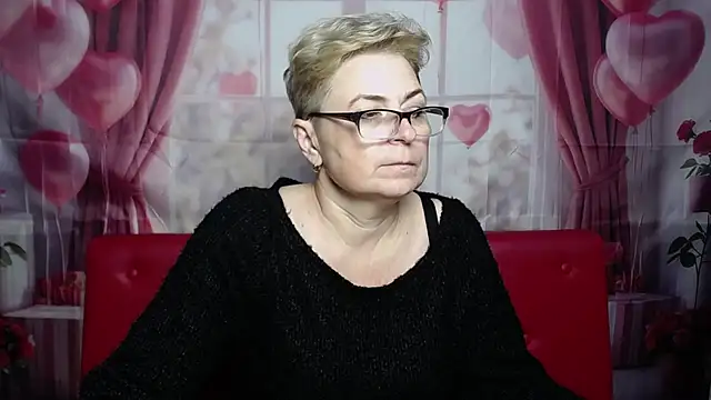 EmiliaGree Chat XXX live