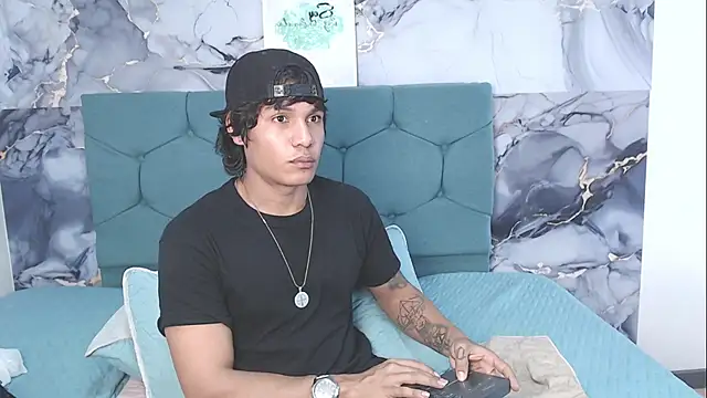 Онлайн чат XXX MaximilianRoth