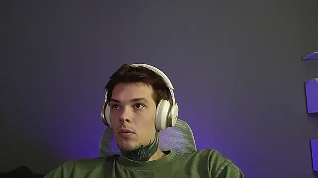 DENIS_HERE élő XXX-chatje