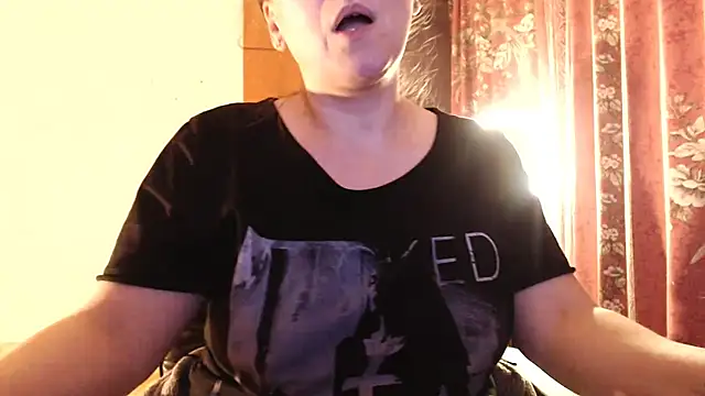 NymphoQueenn's Live XXX Chat