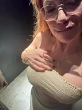 Angelitasexy81 - Flashing my boobs to you while wanting