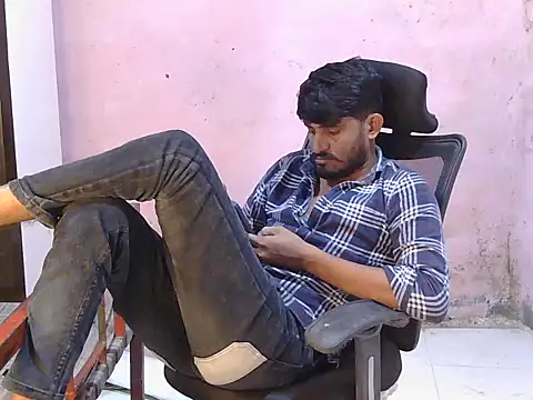 Yuvi_hot élő XXX-chatje