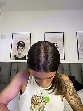 Živý XXX chat JuliaColemann