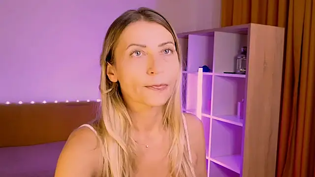 ZoeGrant's Live XXX Chat