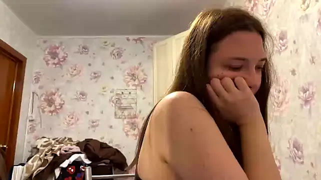 Miss_Aurelia - remove bra strap