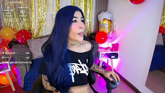 Raven_Wood - pinch in my boobs