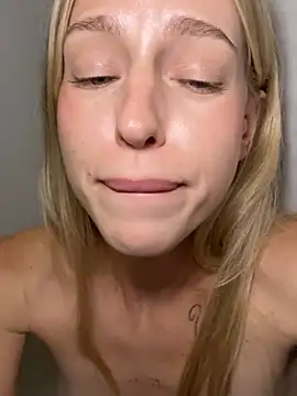 Kira_mia - destroy pussy till SQUIRT outdoor 🚽💦