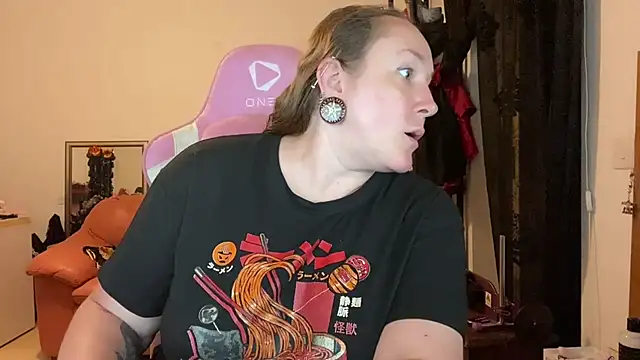 Kisicaxx - oil my huge boobs
