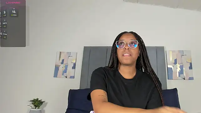 Sophia_Ebony - Play with my lush in clit