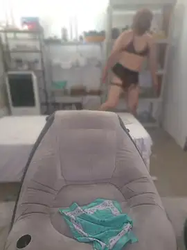 hiddenpleasuresss' Live XXX Chat