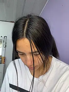 Marianahb-e - Flash boobs and pussy open