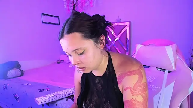 little_emma0 live XXX chat