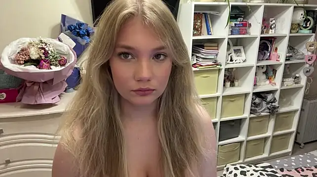 XXX chat uživo modela MayaStarlight