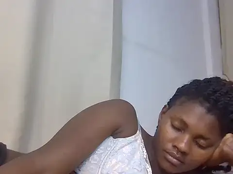 Smallprettygal - oily ass