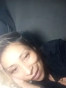 alexiajames_13 XXX чат на живо