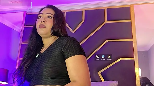 Scarlettt_Ass' Live XXX Chat
