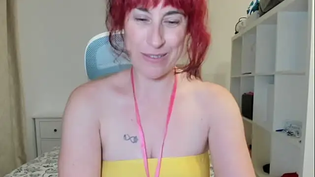 צ'אט XXX בשידור חי של emmita69_