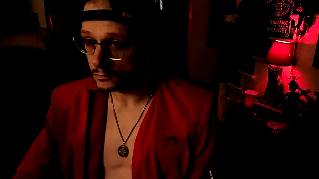 MasterDaddyCool XXX чат на живо