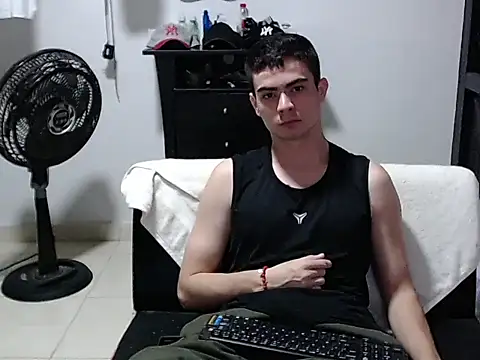 Zac_Efront live XXX chat