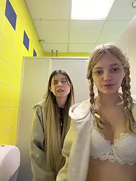 Elsawhere - Nancy take off Elsa’s pants🤯🔞