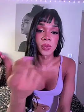צ'אט XXX בשידור חי של NaomiSteward