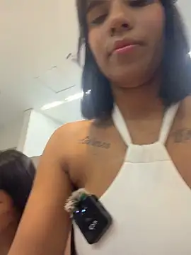 Chat XXX en directo de AlaiaStearling_