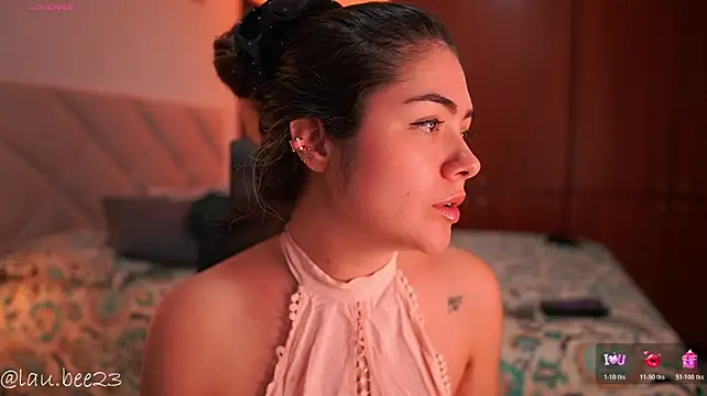 Lau_Bee - show boobvs and blowjob