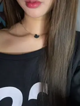 Chat XXX en directo de Yiyina_17