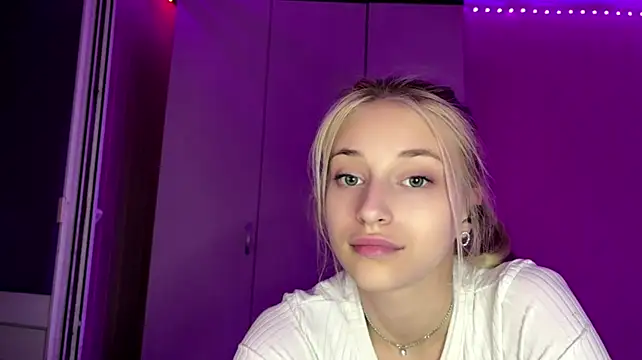 FiveFootBlonde