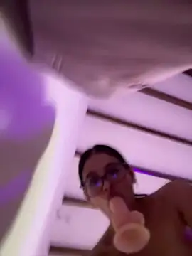 Arilw - Listen to my pussy with 2 Fingers in🖖🏼
