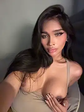 แชท XXX สดของ PrettyYoungHugeCockTS