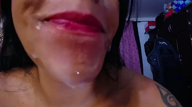 Sharlottee Adlı Modelin Canlı XXX Sohbeti