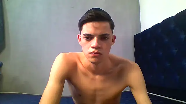 Latinos_2001 – Live XXX-chat
