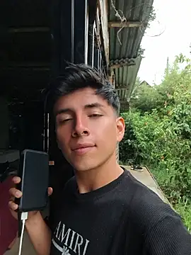 ZaneHoward XXX чат на живо