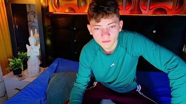 cruz_dante élő XXX-chatje