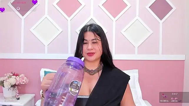 miahkumar's Live XXX Chat