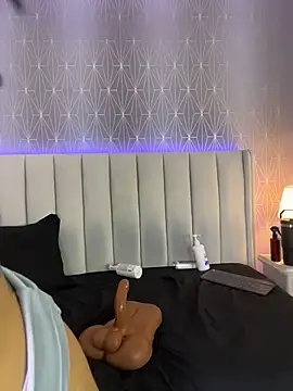 Chat XXX en directo de Mia-Medina