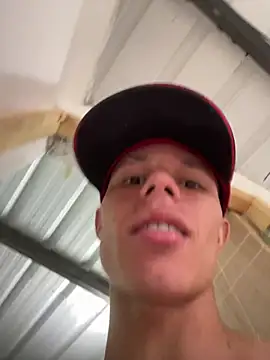 LuiguiMoore Live XXX-chat