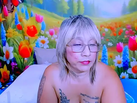 indianroxyn Live XXX chat