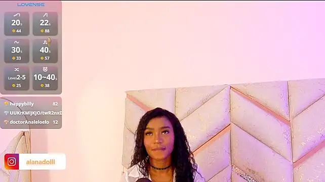 Chat XXX en directo de AlanaDoll
