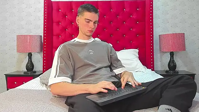 NickWild Live XXX Chat