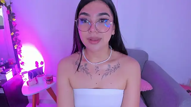 RoseCassie's Live XXX Chat