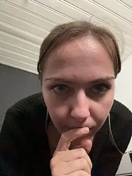 MaryPeach666 - Extreme Squirt Video + Pussy Pic